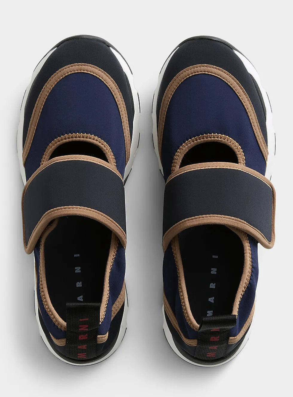 Scuba-like sneakers
