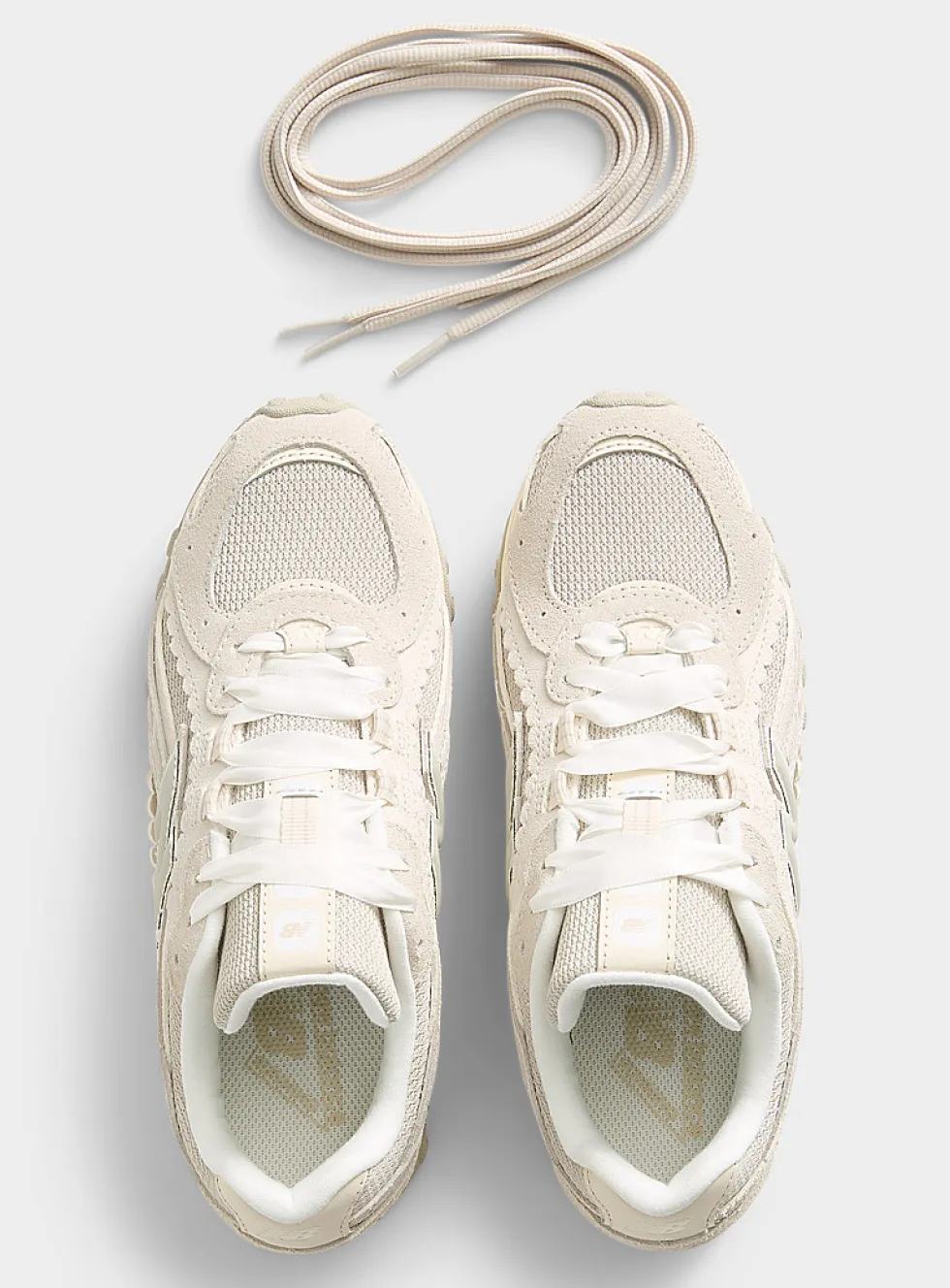 Sea salt and linen 204L sneakers