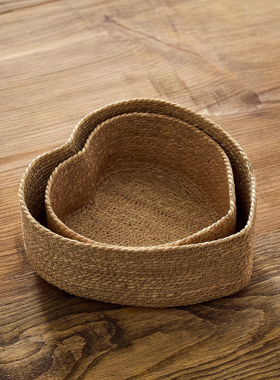 Seagrass heart basket