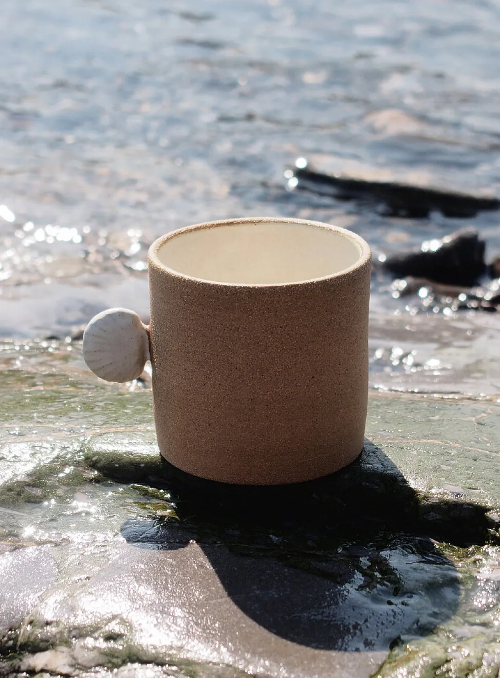 Seashell handle ceramic mug