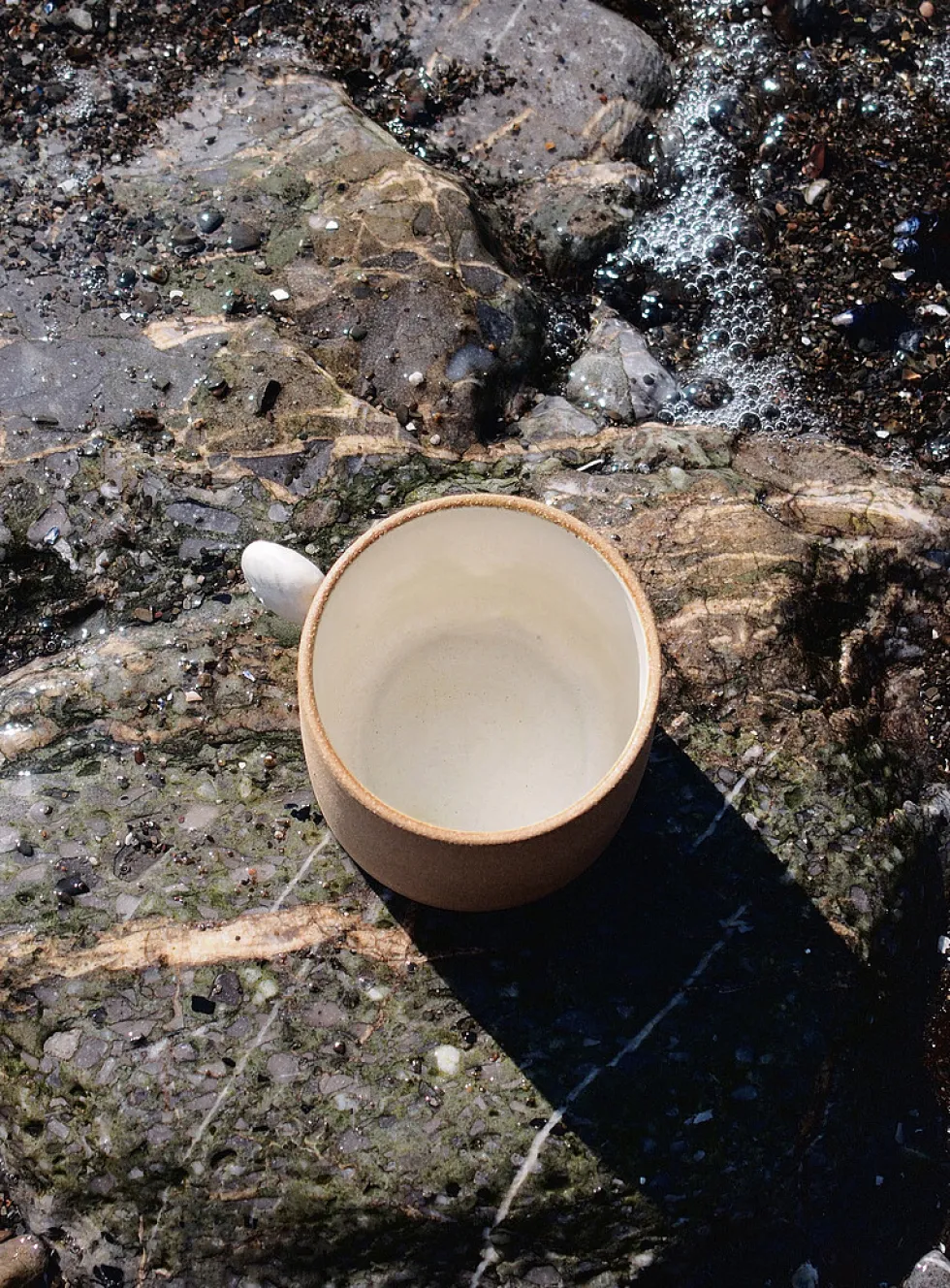 Seashell handle ceramic mug