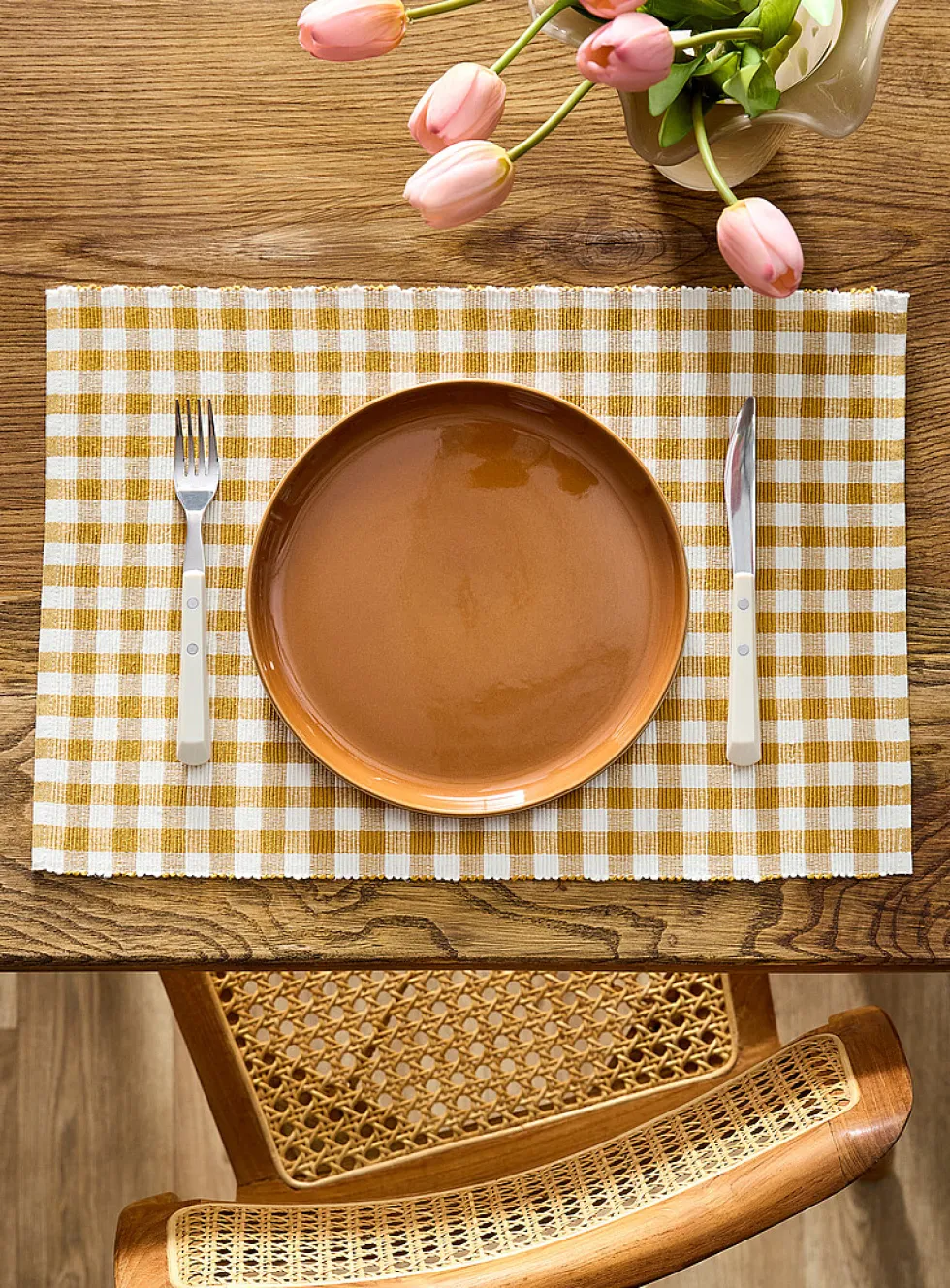 Seasonal gingham placemat