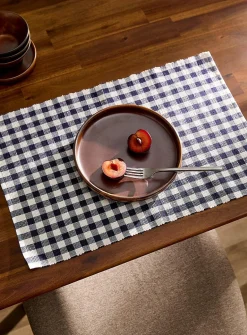 Seasonal gingham placemat