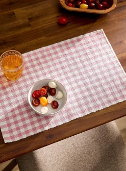 Seasonal gingham placemat