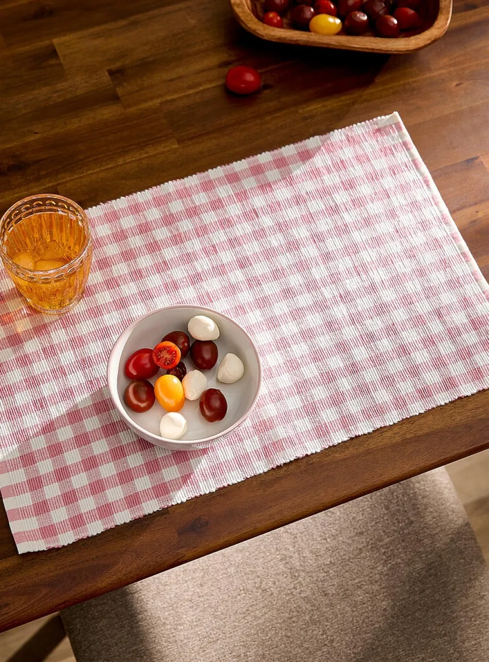 Seasonal gingham placemat