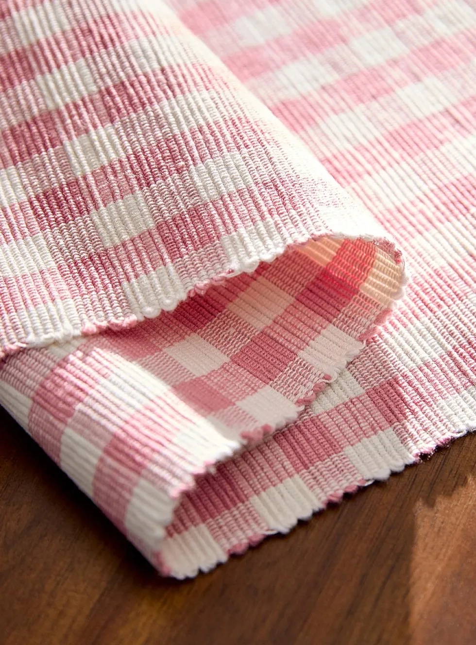 Seasonal gingham placemat