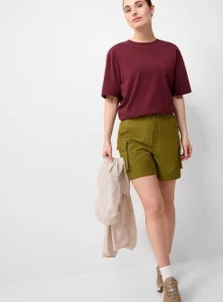 Semi-elastic waist cargo short