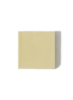 Semiporcelain ampersand wall ornament