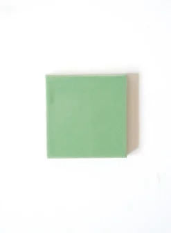Semiporcelain ampersand wall ornament