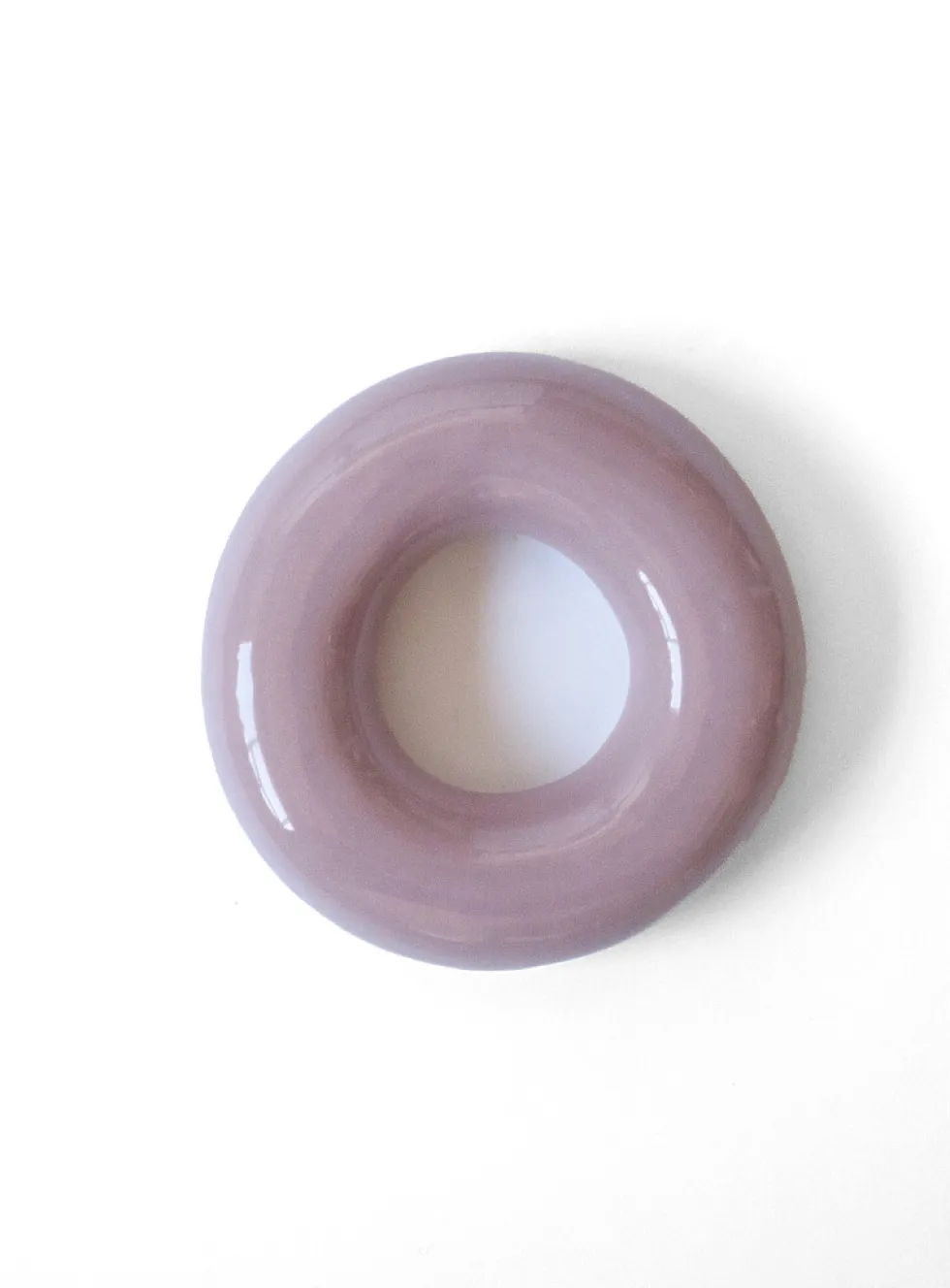 Semiporcelain letter O wall ornament