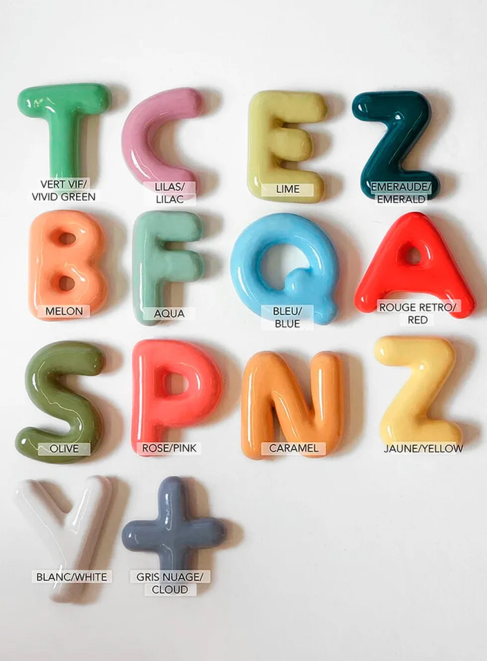 Semiporcelain letter R wall ornament