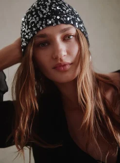 Sequined mesh crochet tuque