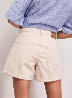 Sewn cuffs denim mom short