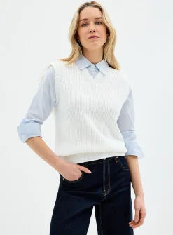 Sewn-in shirt shaker-rib sweater vest