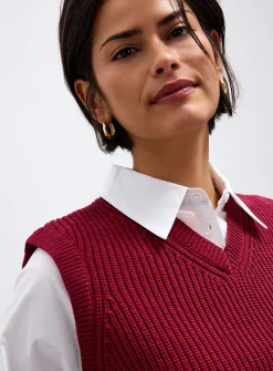 Sewn-in shirt shaker-rib sweater vest