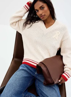 Shaker rib bouclé crest sweater