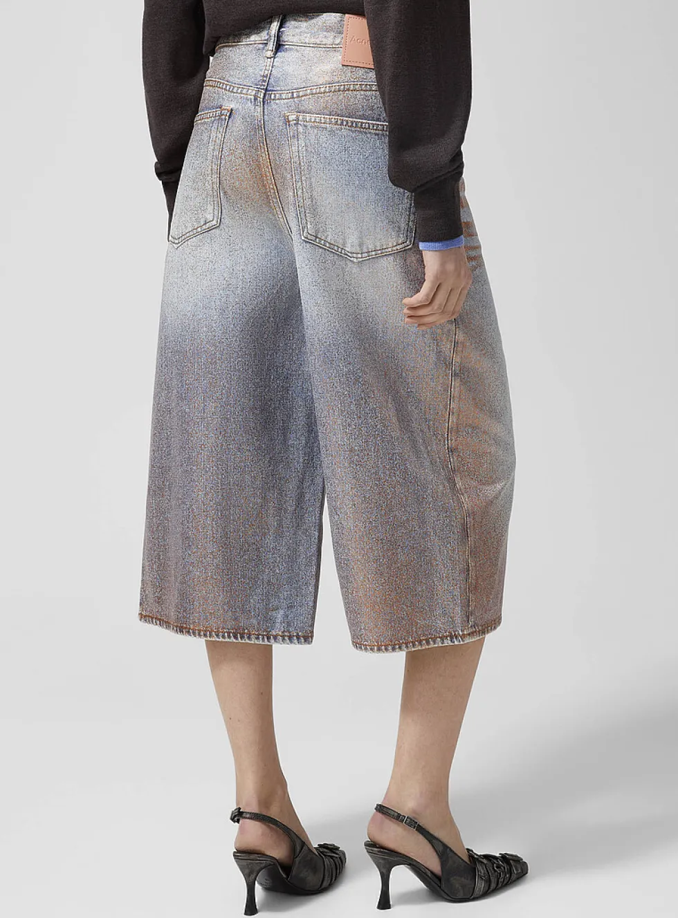 Shimmering denim Bermuda short