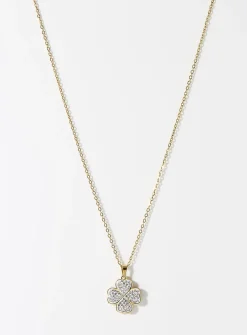 Shimmery clover necklace