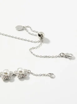 Shimmery flower choker