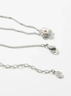 Shimmery mini-flower chain