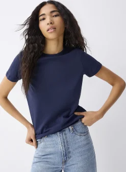Short-sleeve crew-neck tee