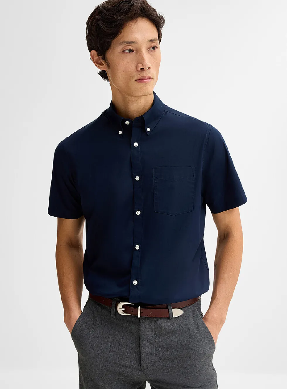 Short-sleeve solid shirt