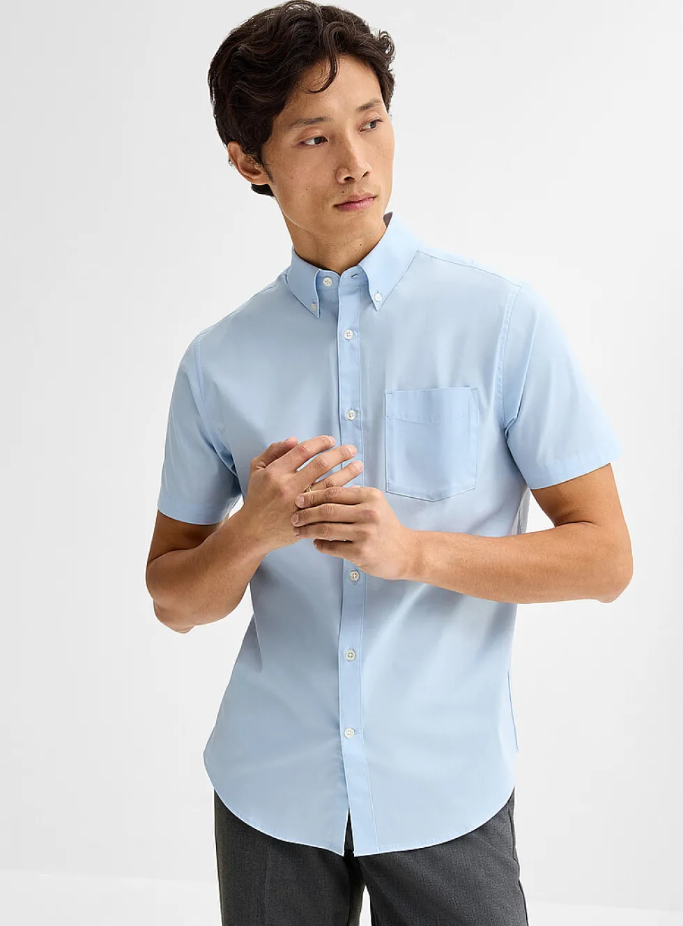 Short-sleeve solid shirt