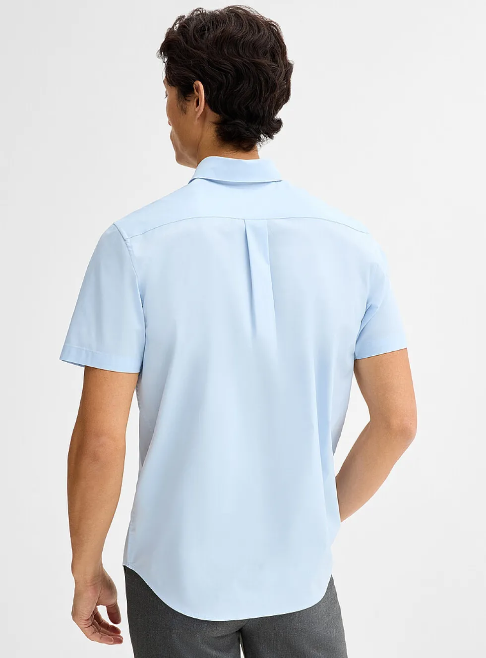 Short-sleeve solid shirt