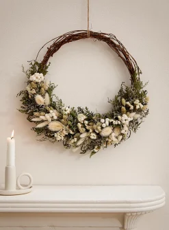 Sia dried plant wreath