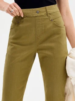 Side slit stretch denim capri legging