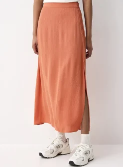 Side-slit textured crepe maxi skirt