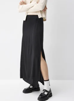 Side-slit textured crepe maxi skirt