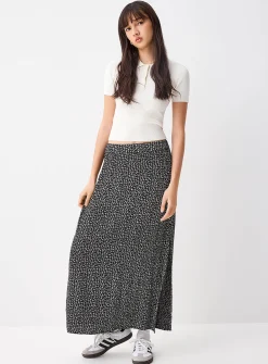 Side-slit textured crepe maxi skirt