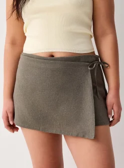 Side-tie skort