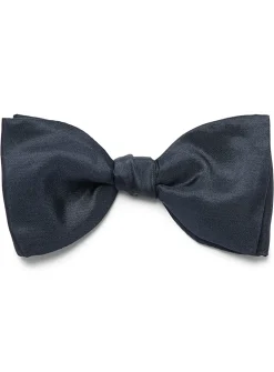 Silk bow tie