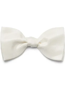 Silk bow tie