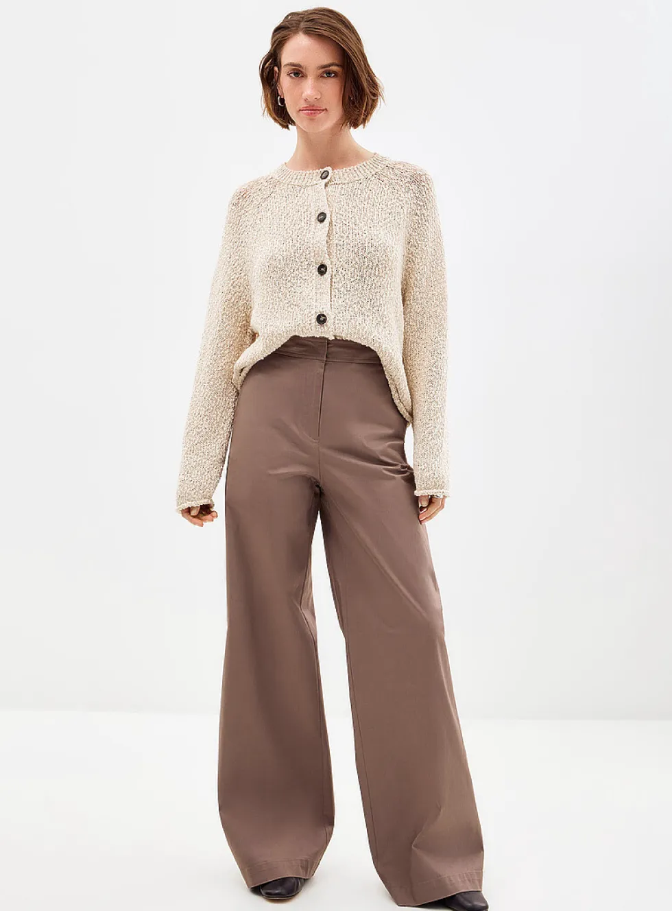 Silky twill straight-leg pant