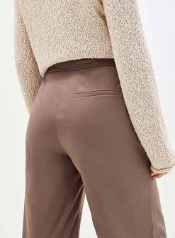 Silky twill straight-leg pant