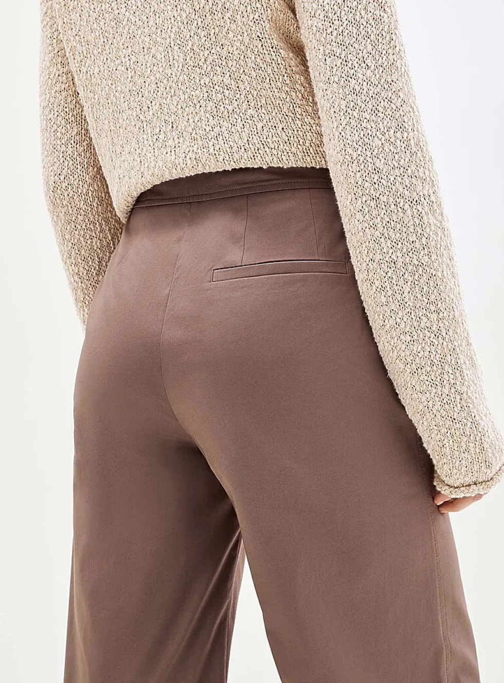 Silky twill straight-leg pant