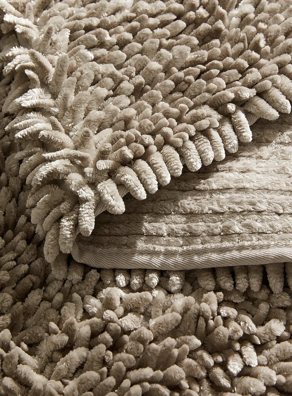 Silky XL chenille bath mat