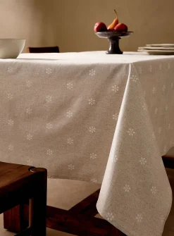 Simple flowers coated tablecloth