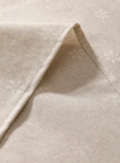 Simple flowers coated tablecloth