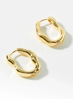 Sinuous hoops