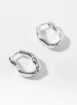 Sinuous hoops