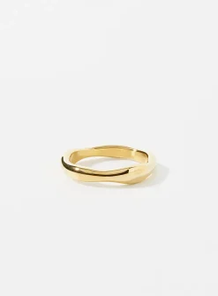Sinuous ring