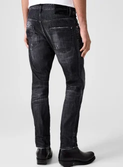 Skater distressed jean