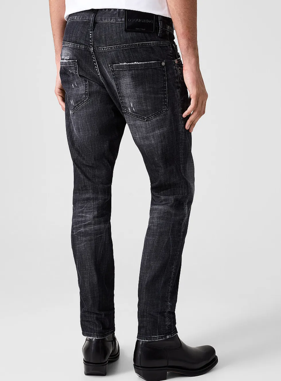 Skater distressed jean