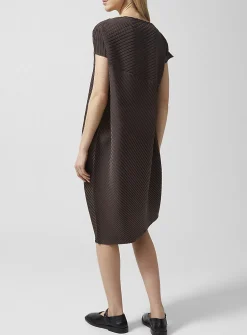 Slanted pleating dress