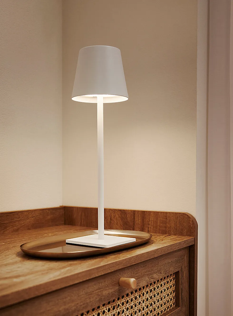 Sleek rechargeable touch table lamp