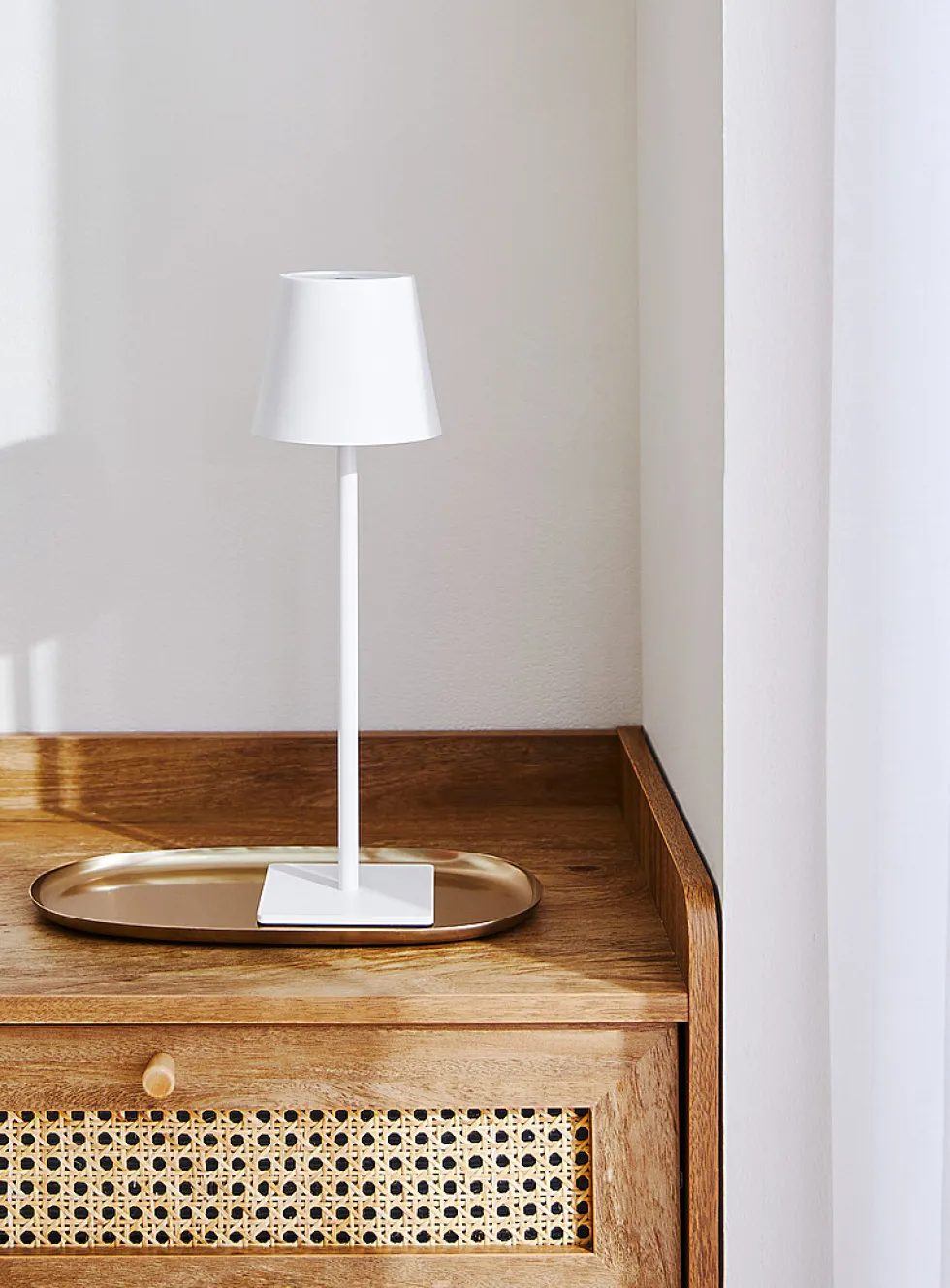 Sleek rechargeable touch table lamp